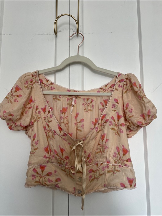 Free People Tops - New Without Tags Free People Pink & Cream Floral Tie-Front Puff Sleeve Top